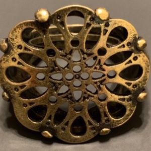 Avon Faux Burnished Brass Rosette Ring - Size 8-10